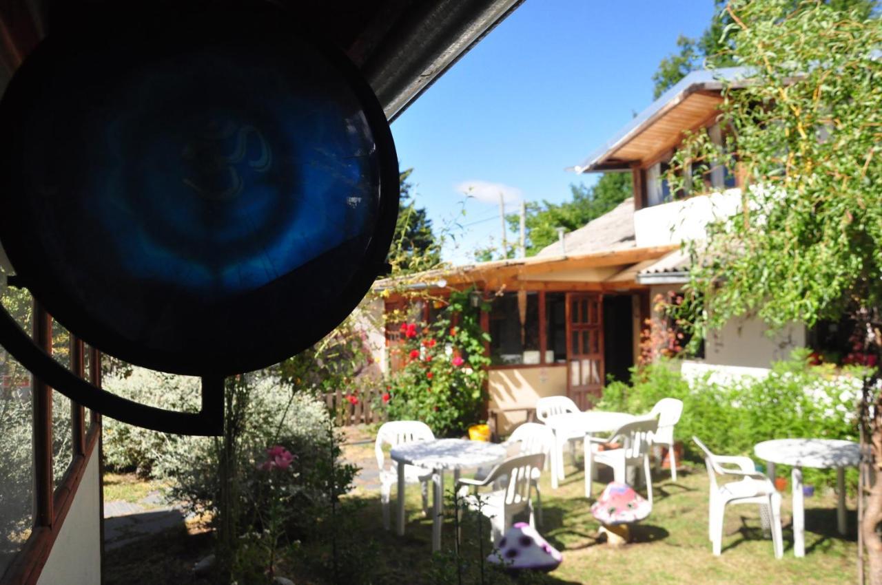 La Casa Del Arbol - Hostel El Bolsón Exteriör bild
