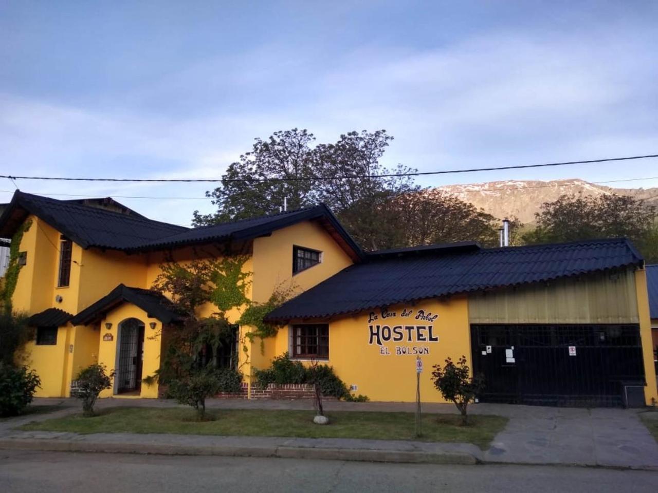 La Casa Del Arbol - Hostel El Bolsón Exteriör bild